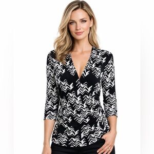 NWT Karl Lagerfeld Black & White Abstract Ruched Blouse